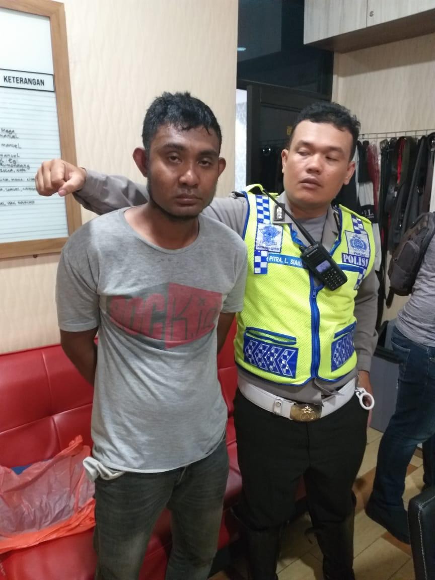 Sat Lantas Polresta Barelang Amankan Pengendara Motor Pembawa Sabu