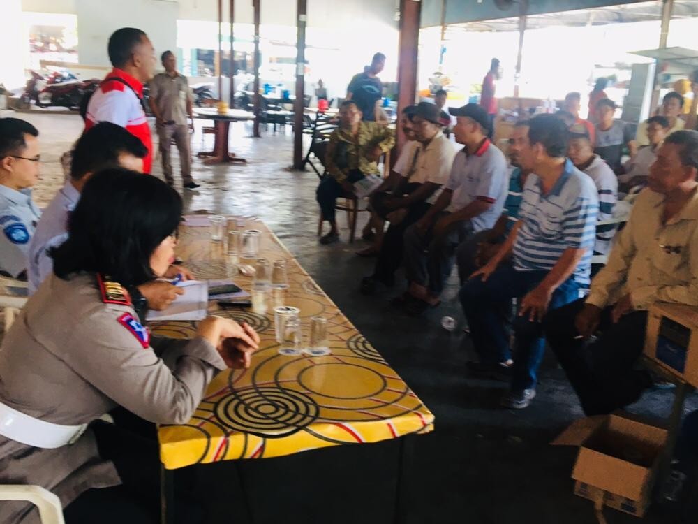 Satlantas Sosialisasi dan Penyuluhan Kepada Sopir Angkot