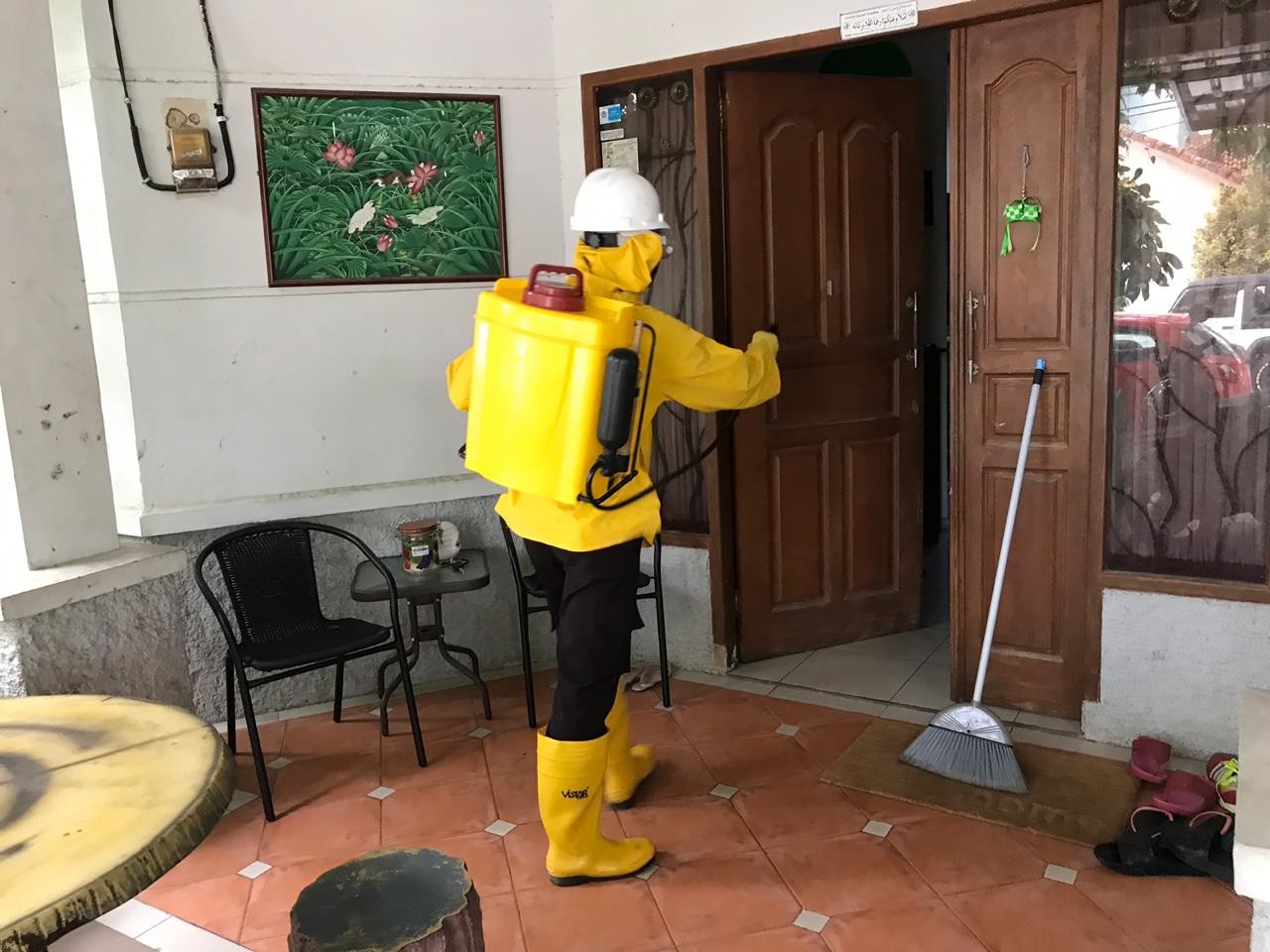 Disinfektan Disemprotkan di Tiga Lokasi