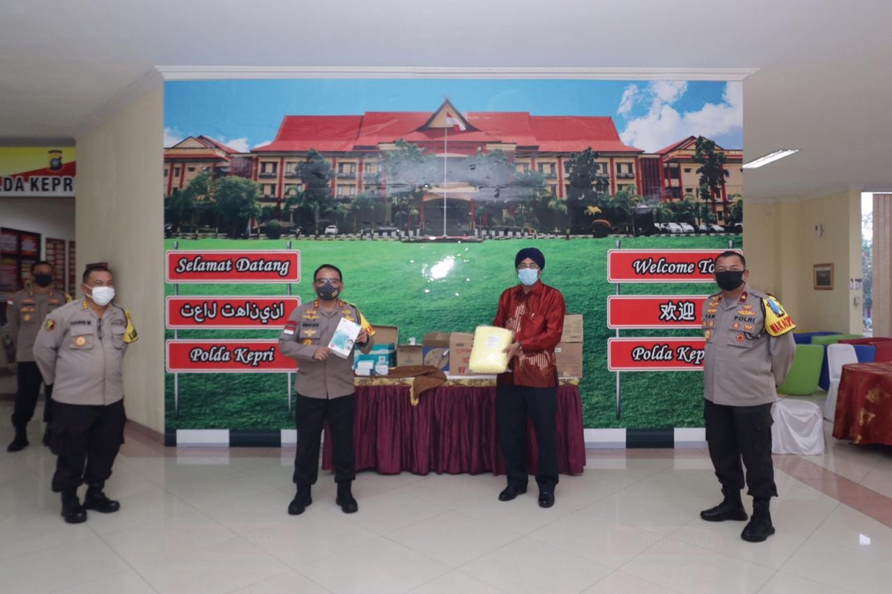 Polda Kepri Terima APD 1500 Pcs dari Kemendagri Singapura