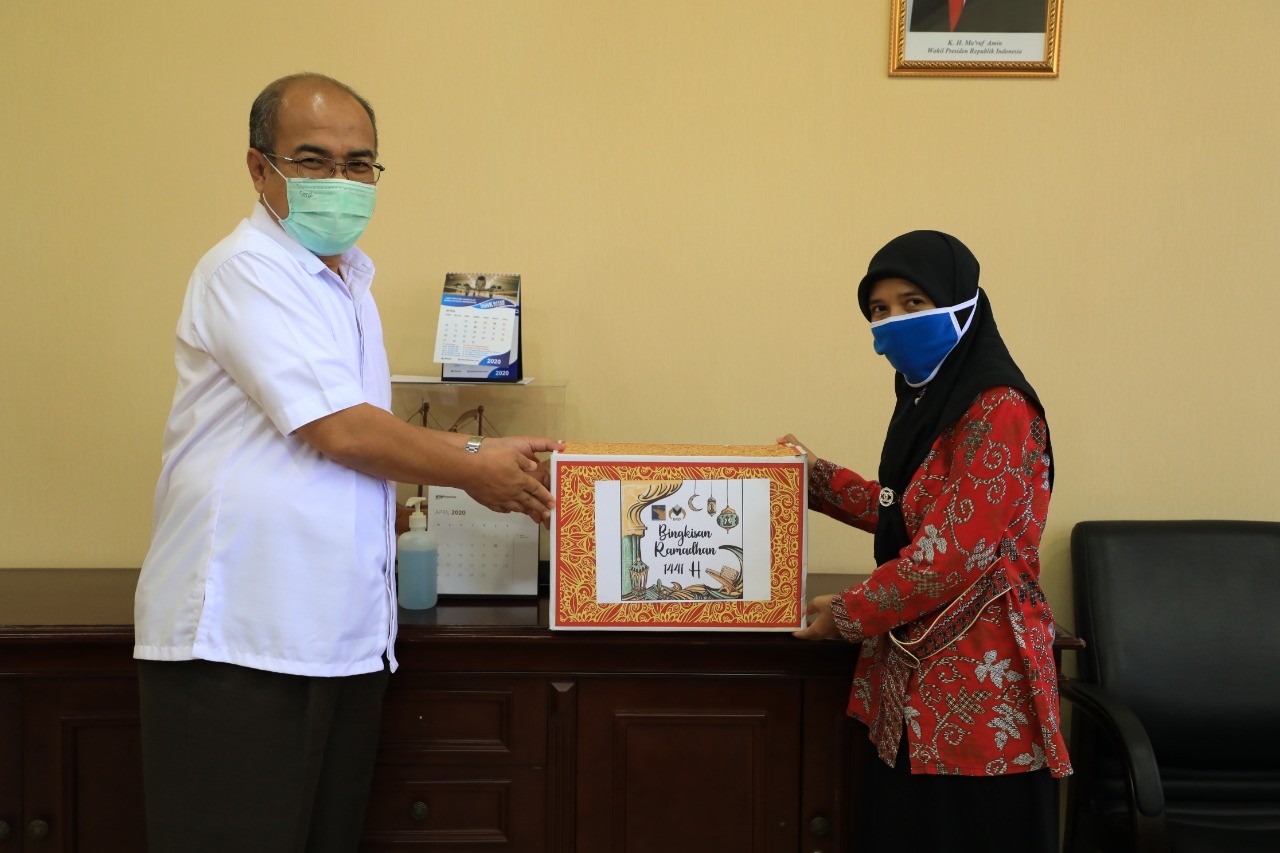 Awali Bulan Puasa, BP Batam Bagikan Bingkisan untuk Guru TK BKDI