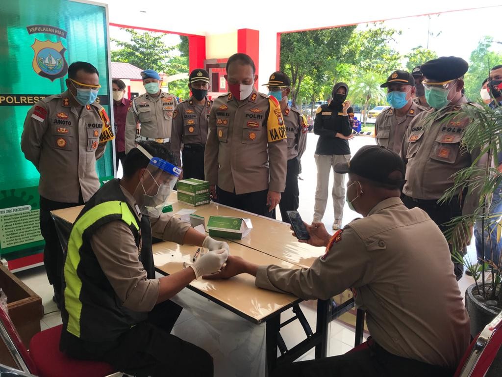 Pastikan Personil Aman, Polresta Barelang Lakukan Rapid Tes