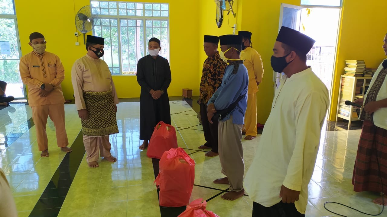 Wan Zuhendra Ajak Warga Telaga Besar Dan Telaga Kecil Jaga Jarak dan Jaga Kebersihan