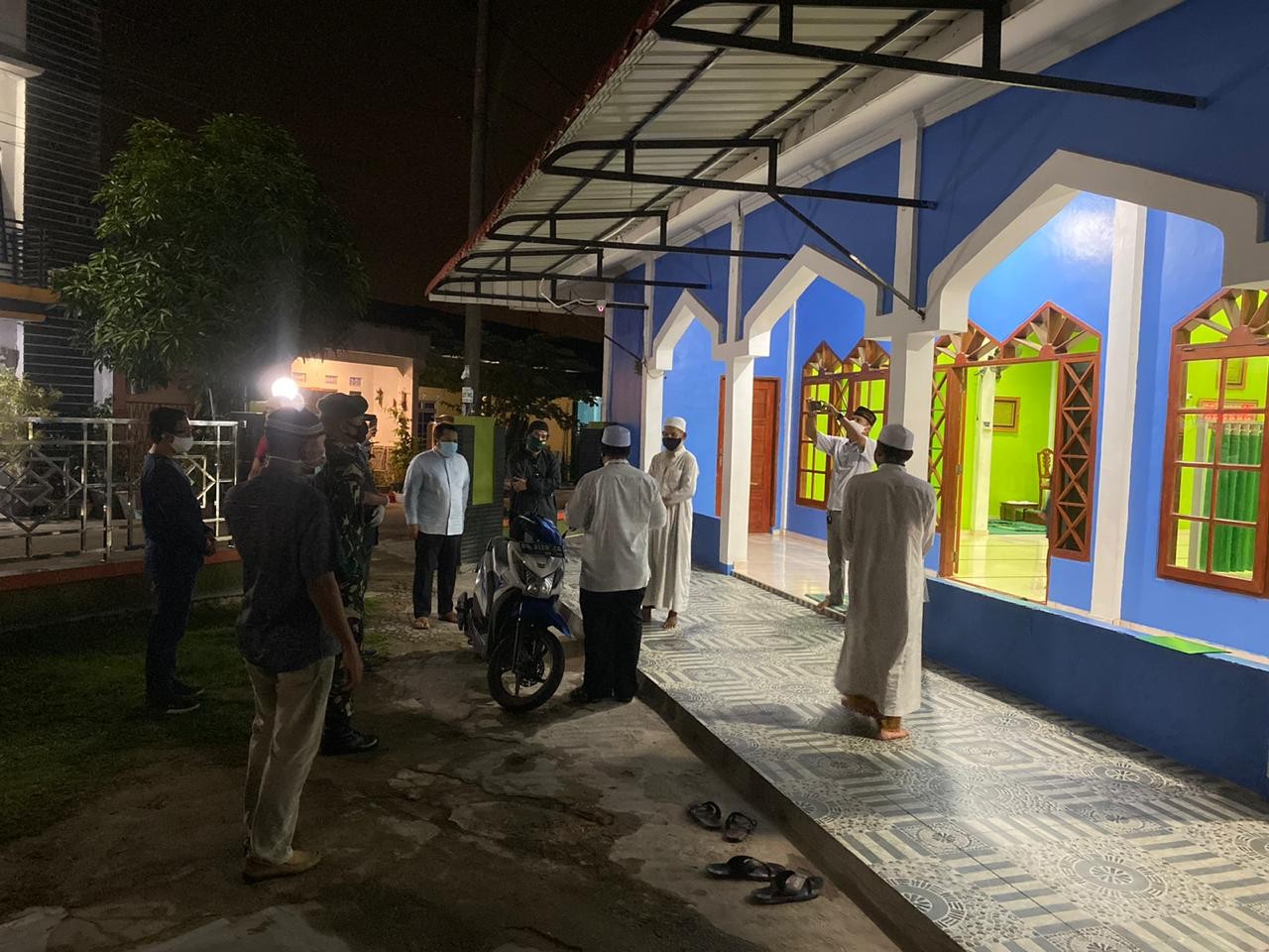 Satgas Kecamatan Sekupang Sisir Masjid dan Pusat Keramaian