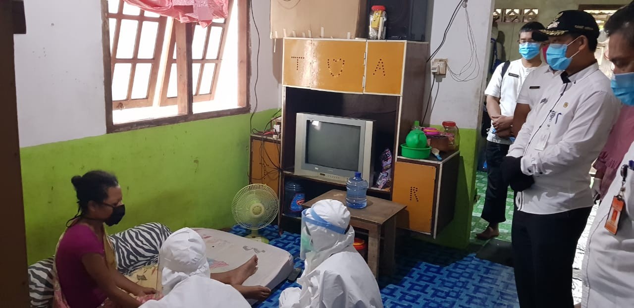 Gugus Tugas Kecamatan Nongsa Respon Laporan Warga yang Sakit