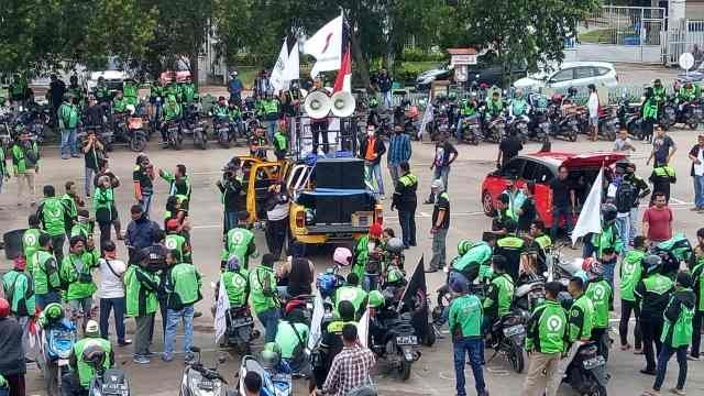 Driver Gojek Online Unjuk Rasa, Gerakan Melawan Aplikasi