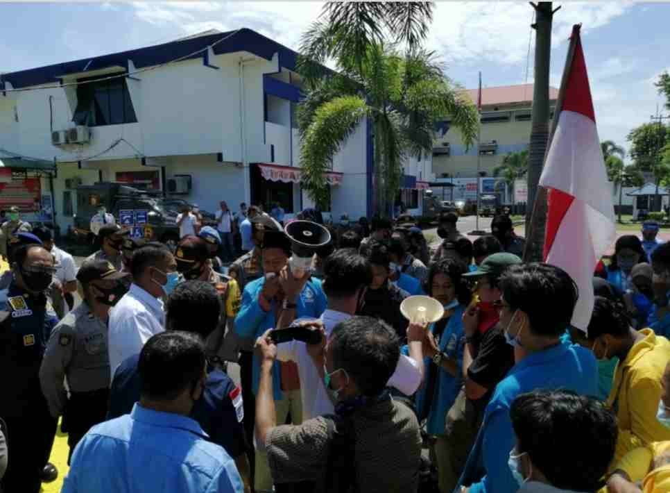 Mahasiswa Tanjungpinang Demo Tolak Kedatangan TKA Asal China