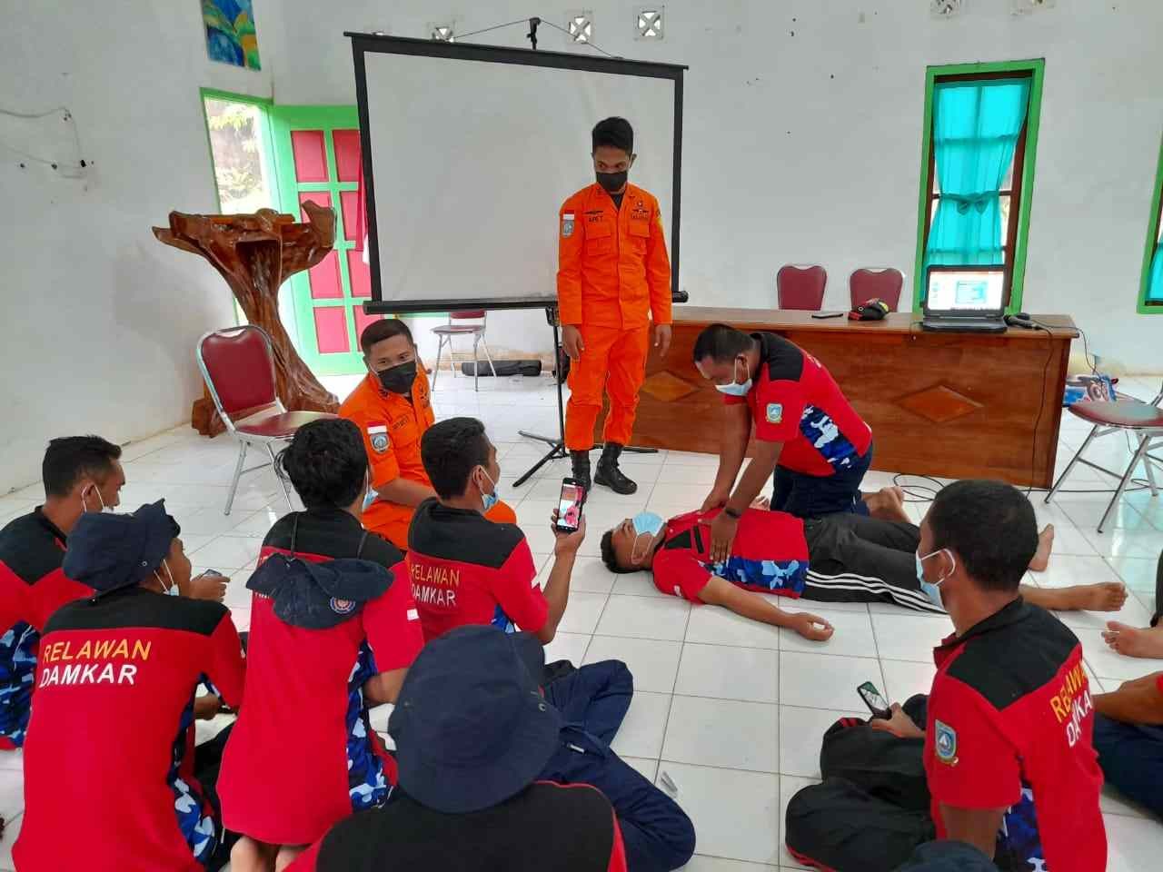 Sekda Anambas Buka Pelatihan Pembentukan dan Pembinaan Relawan Damkar di Jemaja Timur 