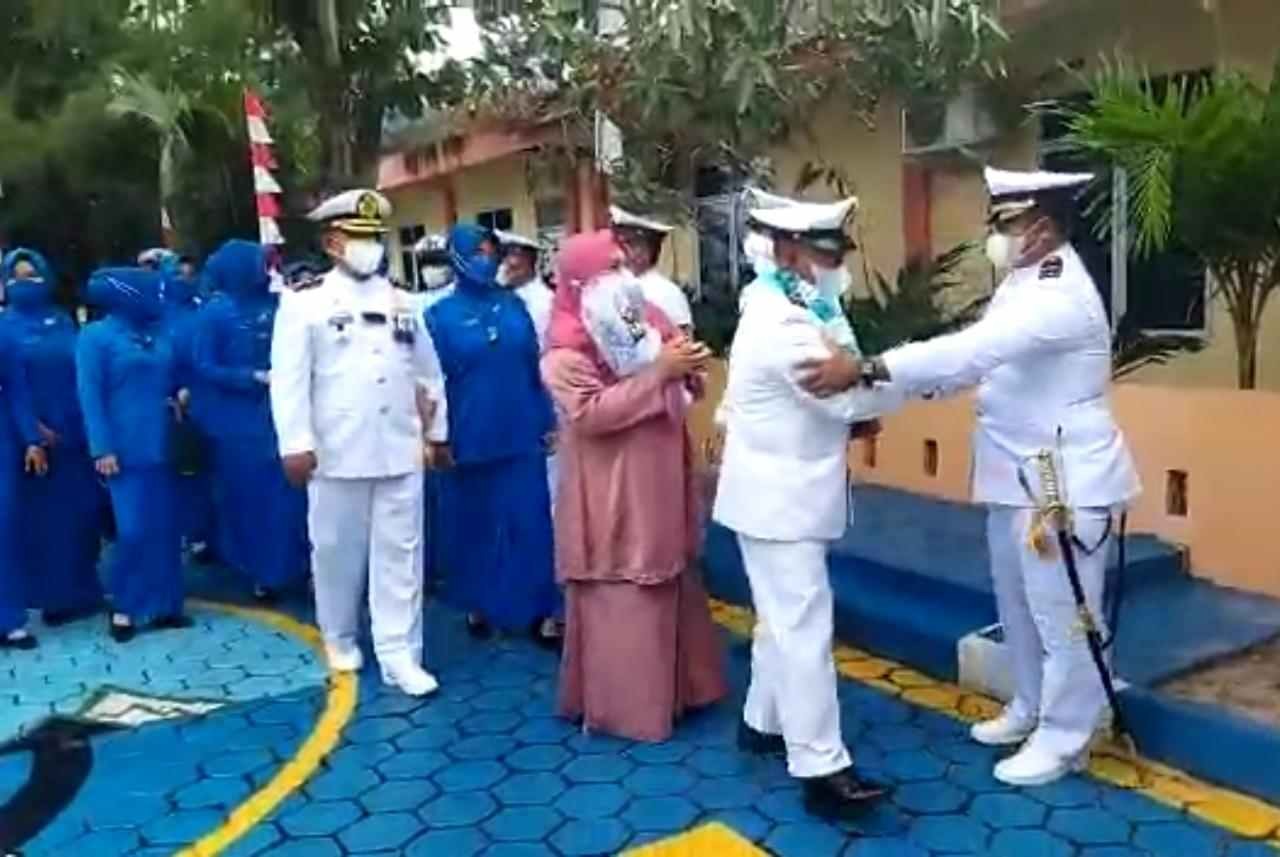34 Tahun Mengabdi, Danlanal Pimpin Wisuda Purna Bakti Personel Lanal Tarempa