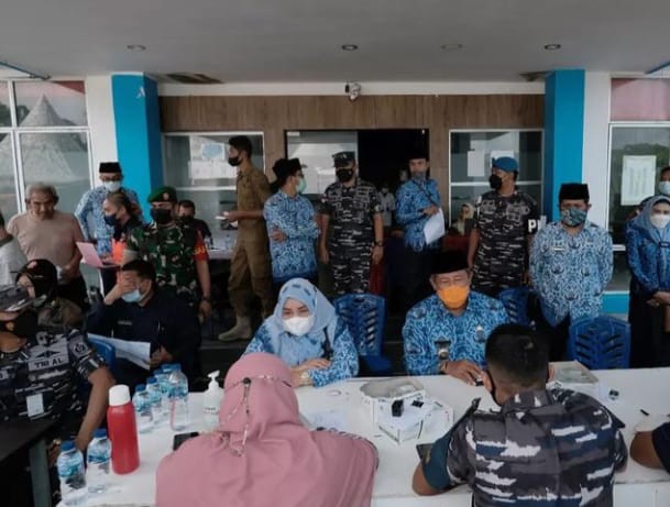 Bupati Anambas Disuntik Vaksin Booster