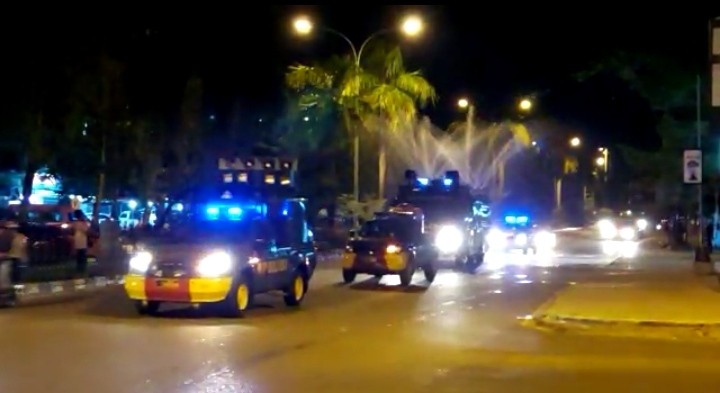 20 Personel Sat Sabhara Semprot Disinfektan di 10 Titik Jalan Protokol Batam