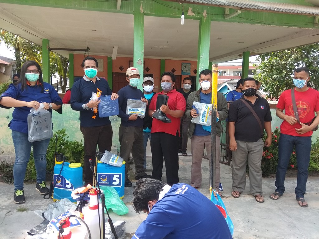 DPC NasDem Batuaji Bagikan Masker Gratis