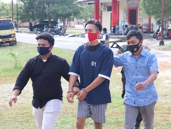 Pengendara Vespa Tertangkap Bawa Ganja