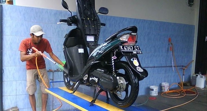 Mau Cuci Motor, Ini Triknya Agar Aman dan Mesin Tak Rusak