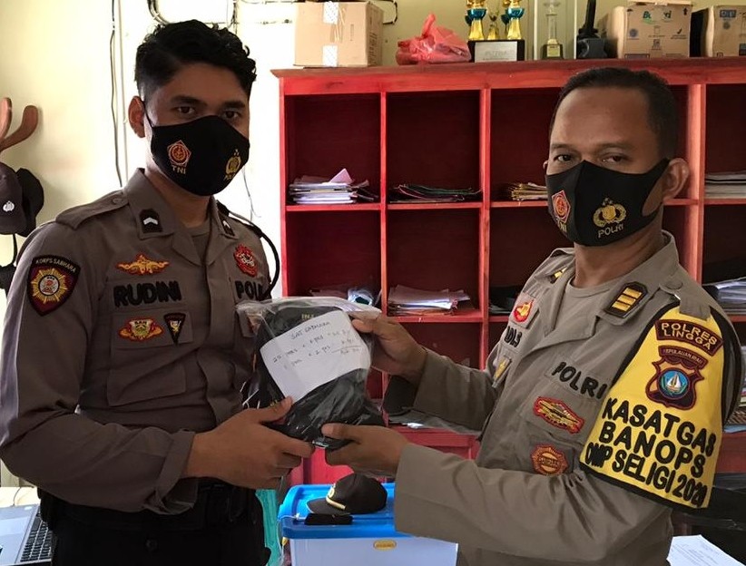 Bagsumda Polres Lingga Bagikan Masker kepada Personil, ASN dan PHL