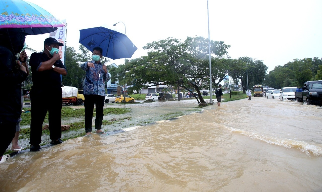 Selesaikan Banjir, Walikota Batam Akan Lebarkan Drainase di Jalan Protokol