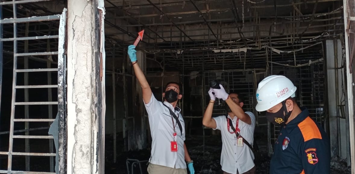 Polres Karimun Selidiki Penyebab Terjadinya Kebakaran Gedung Kantor Bupati