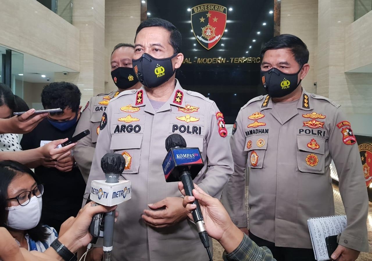 Tim Ahli Calon Kapolri Serahkan Makalah Kebijakan Kapolri ke Komisi III