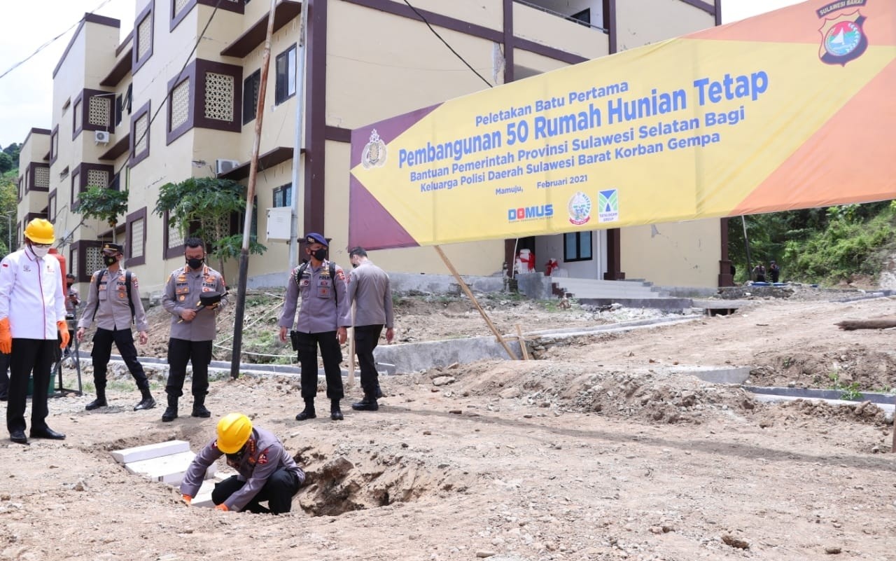 Anggota Polisi dan Keluarga Korban Gempa Bumi dapat Bantuan 50 Unit Rumah