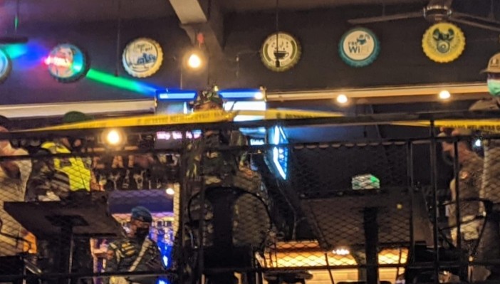 Langgar Protokol Kesehatan, Petugas Gabungan Segel Windsor Bar & Cafe