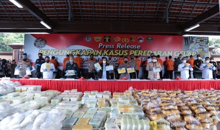 Polisi Ungkap Peredaran Narkotika Jaringan Internasional, 2,5 Ton Barang Bukti Sabu Diamankan