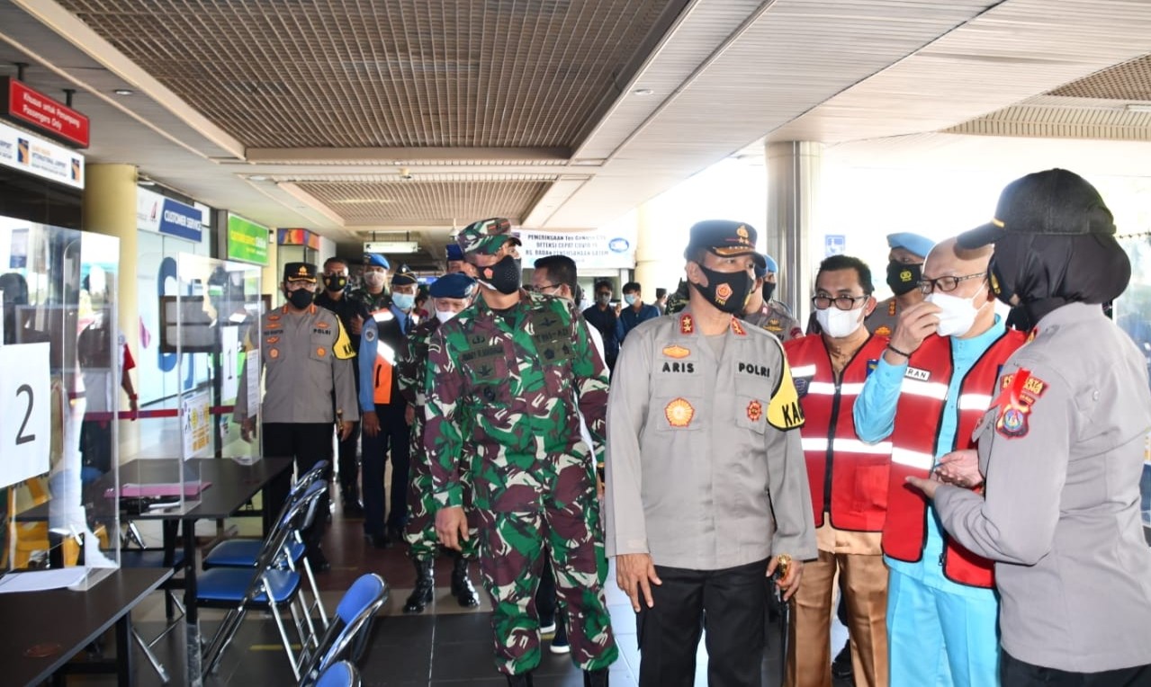 Danrem 033 WP Bersama Jajaran Ikuti Apel Gelar Pasukan Ops Ketupat Seligi 2021 hingga Tinjau Pos Pengamanan