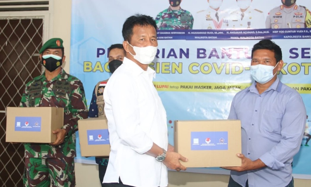 Dua Ribu Paket Sembako untuk Keluarga Pasien Covid-19