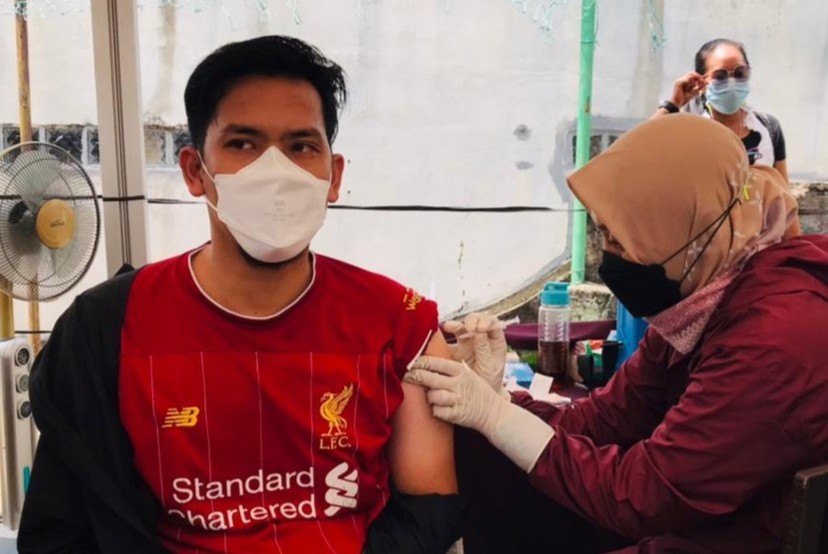 Warga Puri Malaka Antusias Ikut Vaksinasi Covid-19