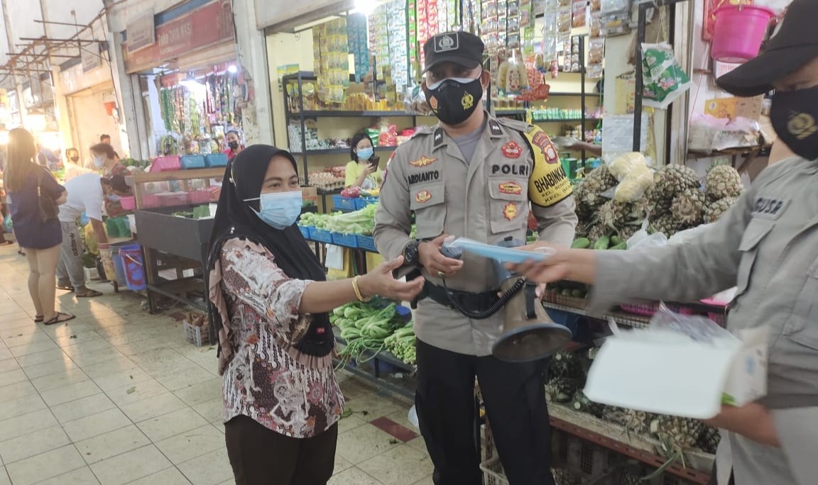 Polsek Bengkong Menindak Pelanggar Protokol Kesehatan
