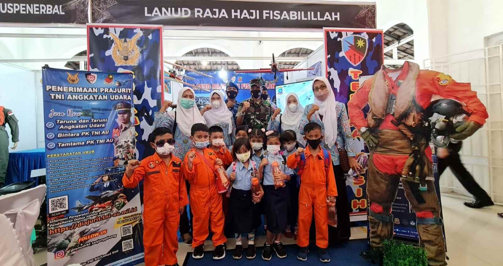 Edukasi dan Kenalkan Kedirgantaraan TNI AU Lewat Pameran Temporer di Museum Sultan Sulaiman Badrul Alamsyah