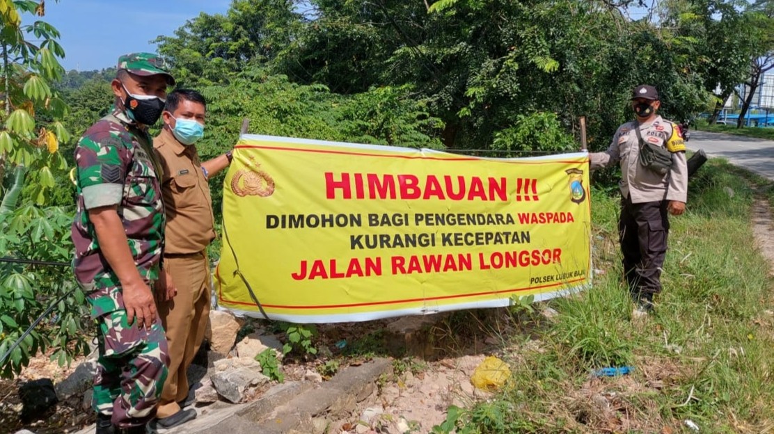 Cegah agar Tak Menelan Korban, Polisi Pasang Spanduk Imbauan Rawan Longsor