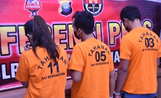 Polisi Tangkap Pengedar Sabu dan Pil Ekstasi di Tanjungpinang, Satu di Antaranya Wanita