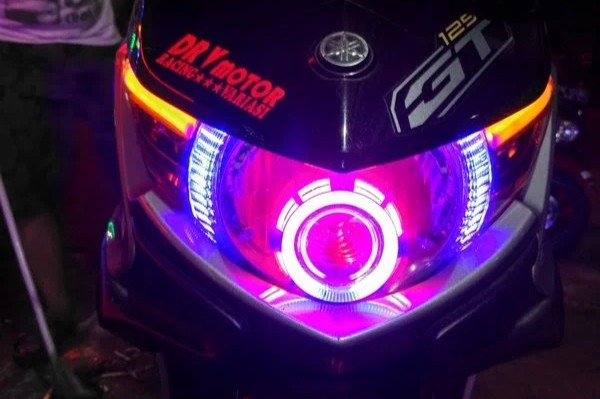 Bunyi Larangan Pemasangan Lampu Kelap-kelip pada Motor
