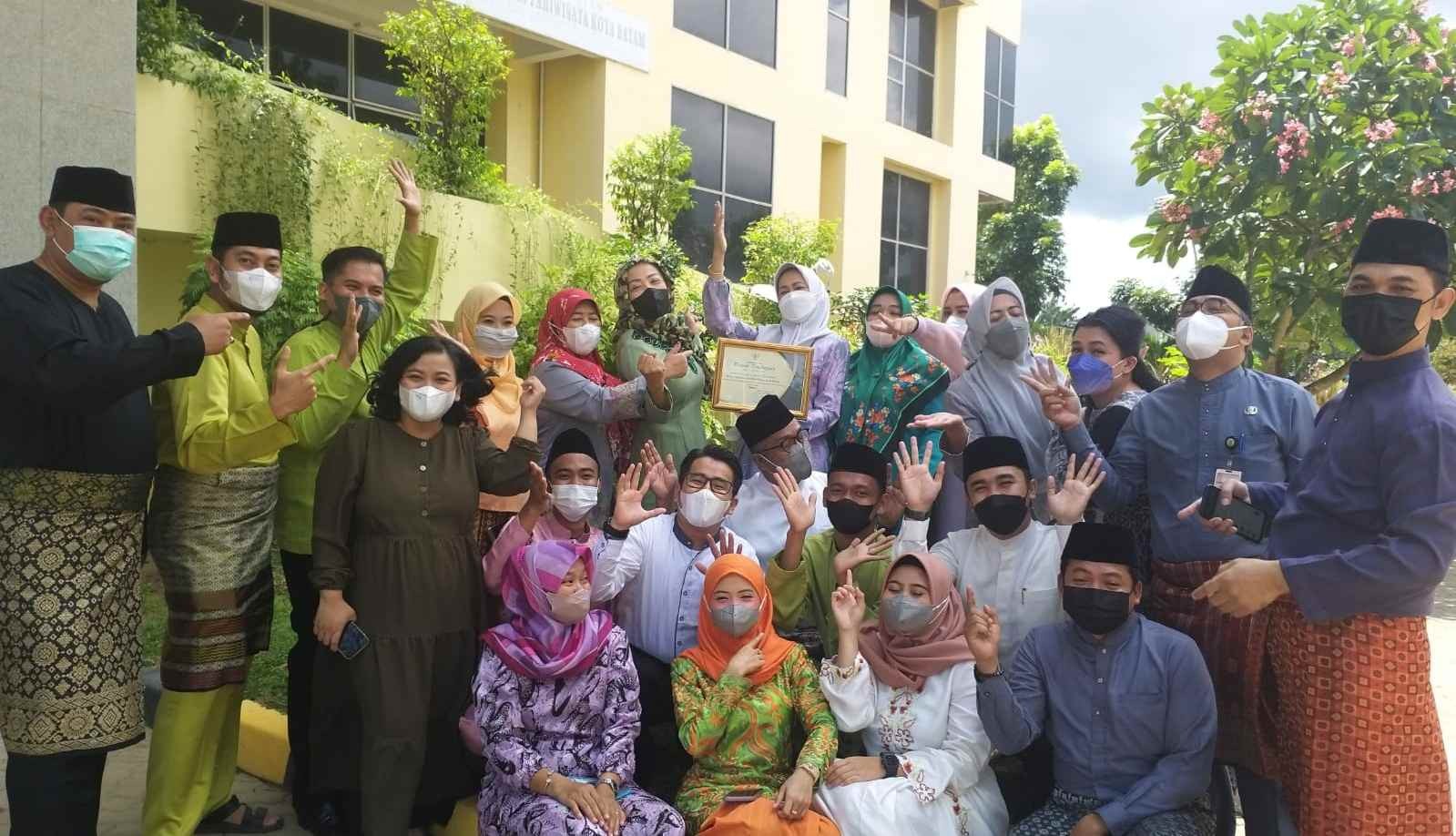 Disbudpar Batam Raih Penghargaan Terbaik Satu Eco-Office 2021