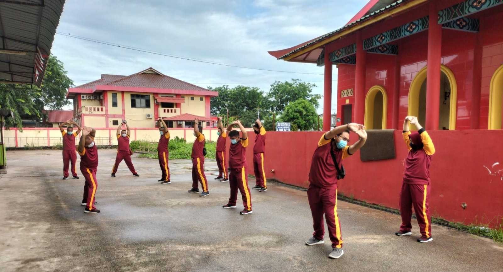 Olahraga Bersama, Polsek Bengkong Tingkatkan Kesehatan di Tengah Pandemi