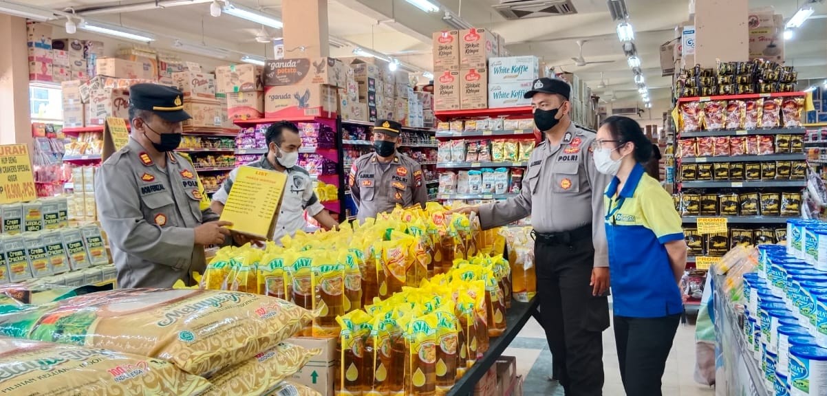 Kapolsek Bengkong Pastikan Stok Minyak Goreng Jelang Ramadan Aman