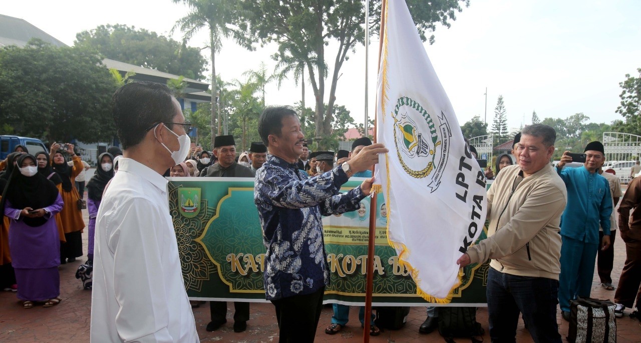 Tim Kafilah Batam Bertolak ke Anambas, Rudi Janjikan Bonus Tambahan Jika Juara Umum MTQ IX