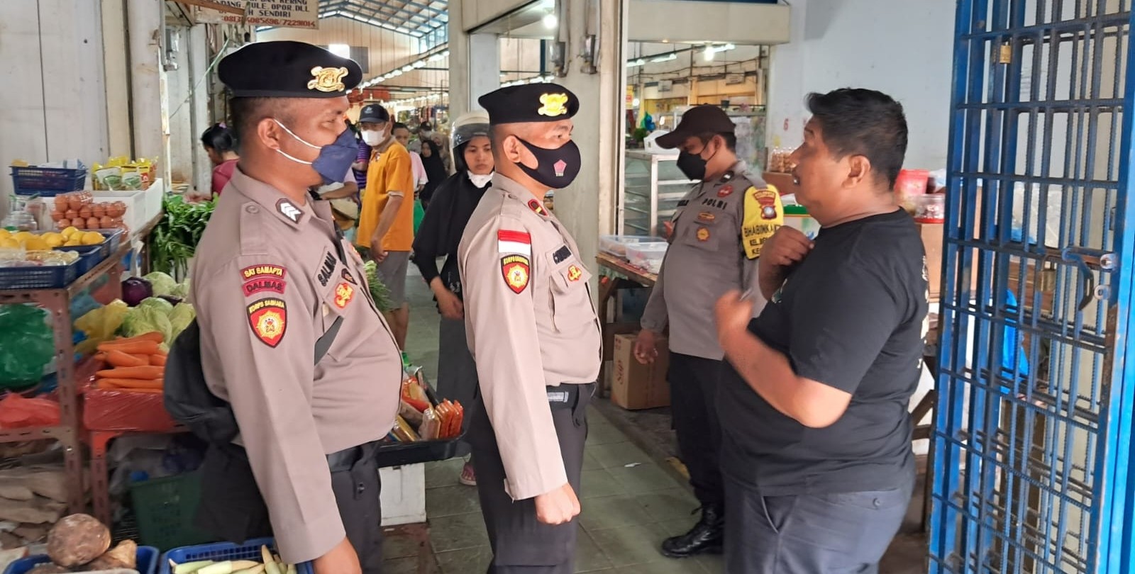 Datangi Pasar, Polisi dari Polsek Bengkong Tegaskan Ini ke Pedagang dan Pembeli
