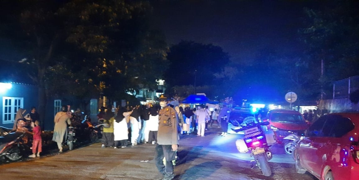 Malam 1 Muharam, Polisi dari Polsek Batuampar Lakukan Pengamanan dan Pengawalan Pawai Obor