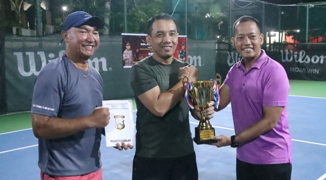 Kapolresta Barelang Juara 1 Tenis Lapangan Internal, Perebutkan Piala Bergilir Barelang Tenis Club ke-2