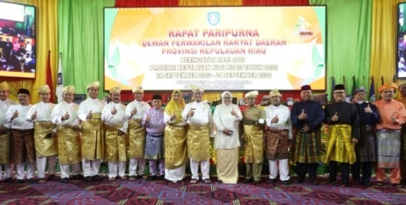 Paripurna Hari Jadi Dua Dasawarsa Provinsi Kepri, Ini Harapan Gubernur