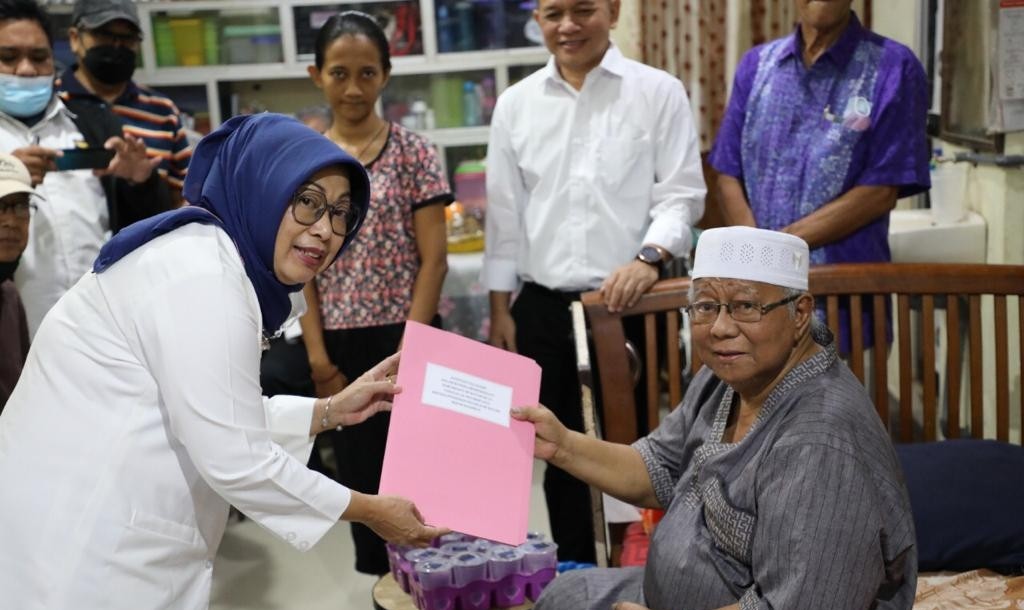 BP Batam Gelar Bakti Sosial, Serahkan Bantuan ke Para Purna Karyawannya