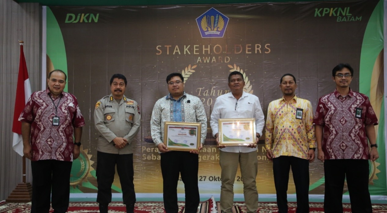 BP Batam Terima 4 Penghargaan Ajang Stakeholders Award KPKNL 2022