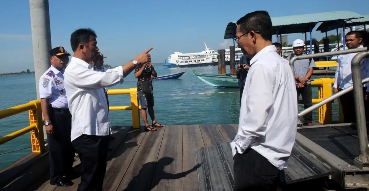 Tinjau Pelabuhan Ponton, Wali Kota Rudi: Jaga dan Manfaatkan