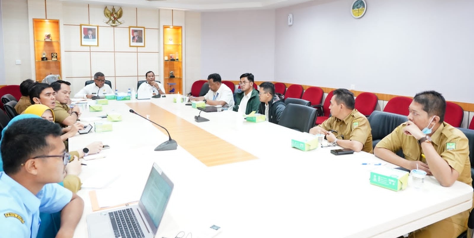 Sukseskan Pelebaran Jalan, Pemkot Batam Bongkar Gerbang Bandara