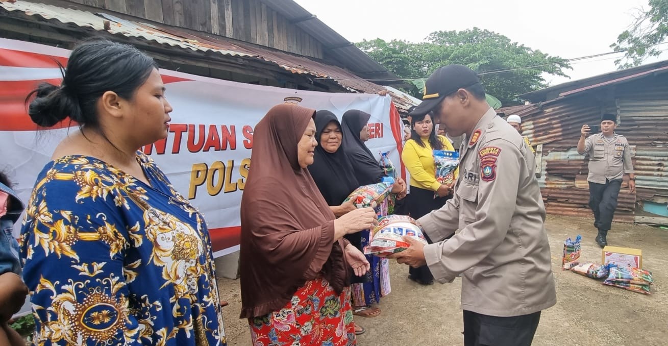 Semringahnya 20 Keluarga di Batu Merah Batam Mendadak Dapat Sembako Gratis