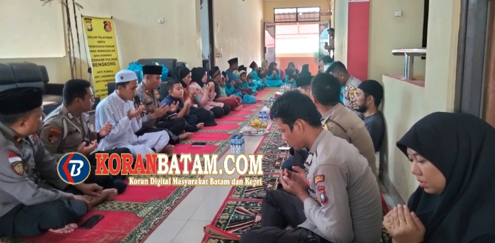 Kapolsek Bengkong dan Anak Yatim Piatu Gelar Pengajian, Mohon Doa Kesehatan juga Keselamatan saat Tugas