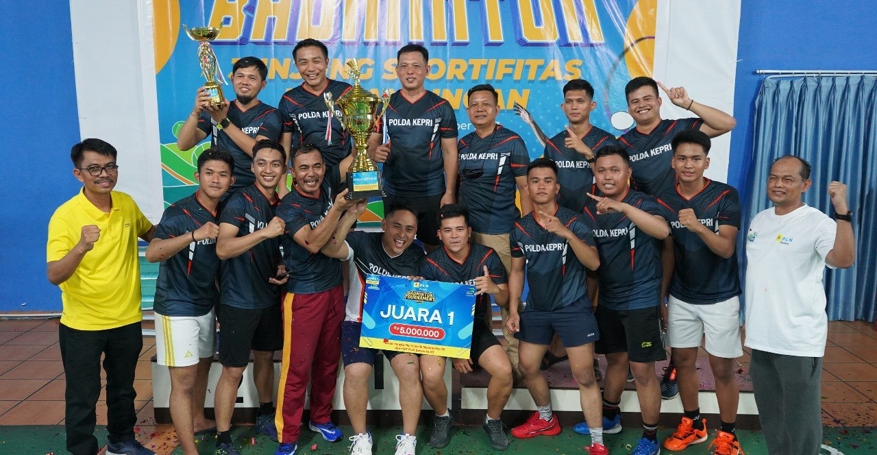 Top! Polda Kepri Juara 1 di Turnamen Bulutangkis 2023, PLN Batam Sabet Runner-up