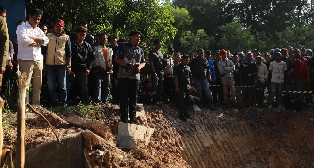 Rudi Tinjau Langsung Lokasi Pemasangan Mini Booster Areal Perumahan Putra Jaya