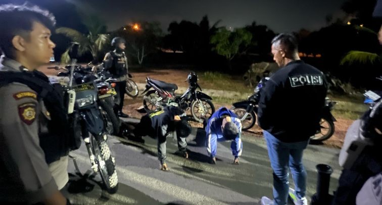 Warga Geram Sekumpulan Remaja Balap Liar di Batam Hampir Dihakimi Massa, Polisi Samapta Bertindak Cepat